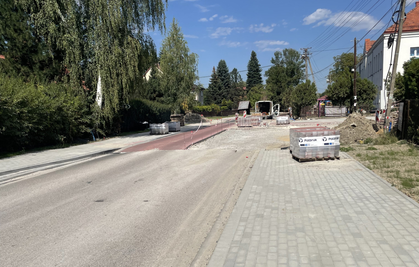 Rozbudowa drogi powiatowej w Słomce i Gawłowie zmierza do końca