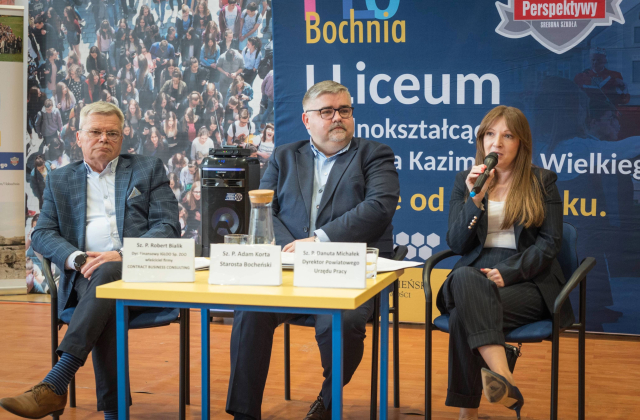 Przedsiębiorcza młodzież gotowa na wyzwania – panel dyskusyjny w I LO Bochnia