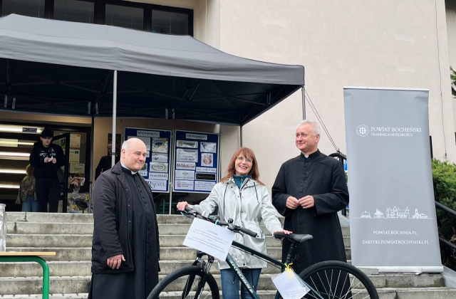 Śladami Karola Wojtyły – jubileuszowy XXV Rajd Szlakiem Papieskim w Łapanowie i Niegowici