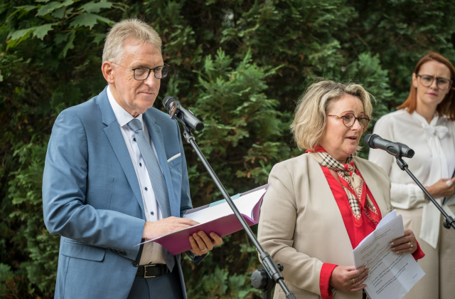 Okno na Saarlouis już w Bochni. Symbol 25 lat przyjaźni i współpracy