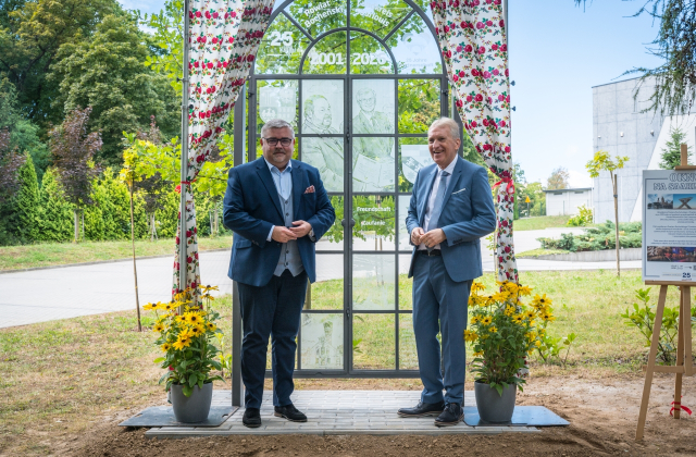 Okno na Saarlouis już w Bochni. Symbol 25 lat przyjaźni i współpracy