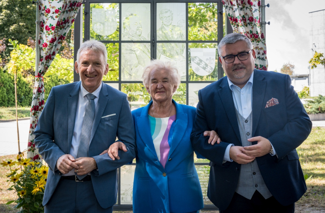 Okno na Saarlouis już w Bochni. Symbol 25 lat przyjaźni i współpracy