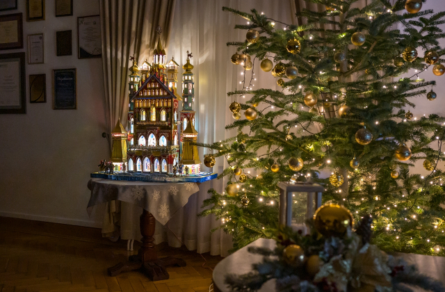 Niezwykła szopka świąteczna w Starostwie 