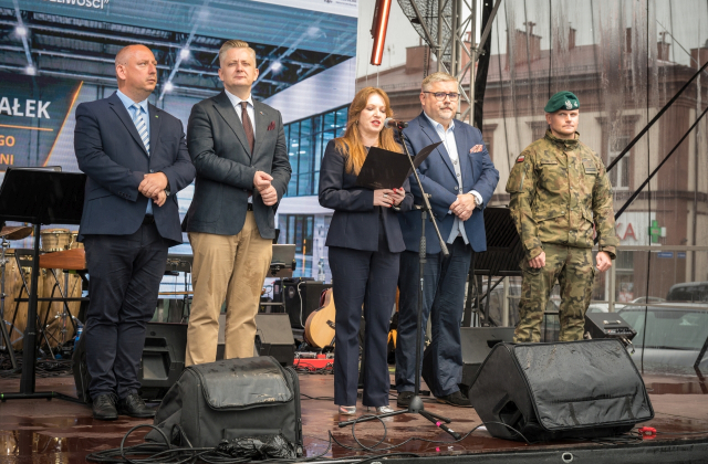 Bocheński rynek pełen mundurów. Targi pracy służb mundurowych za nami