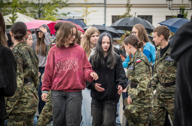 Bocheński rynek pełen mundurów. Targi pracy służb mundurowych za nami