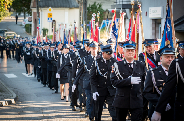 Strażacy i służby mundurowe pielgrzymowali do bocheńskiej bazyliki