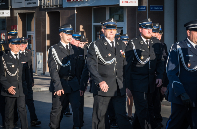 Strażacy i służby mundurowe pielgrzymowali do bocheńskiej bazyliki