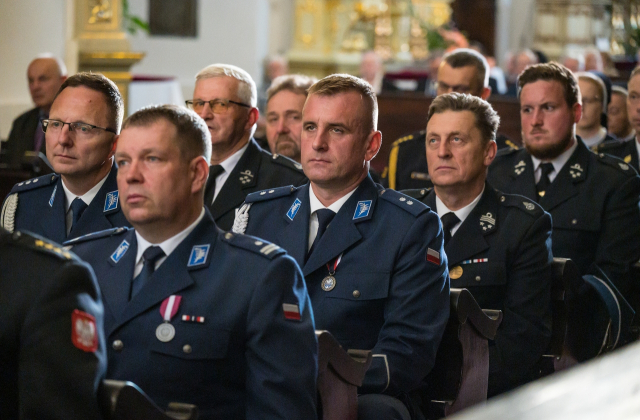 Strażacy i służby mundurowe pielgrzymowali do bocheńskiej bazyliki