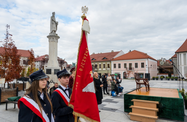 Ślubowanie pierwszoklasistów I LO na bocheńskim rynku
