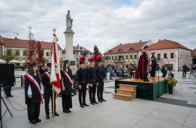 Ślubowanie pierwszoklasistów I LO na bocheńskim rynku