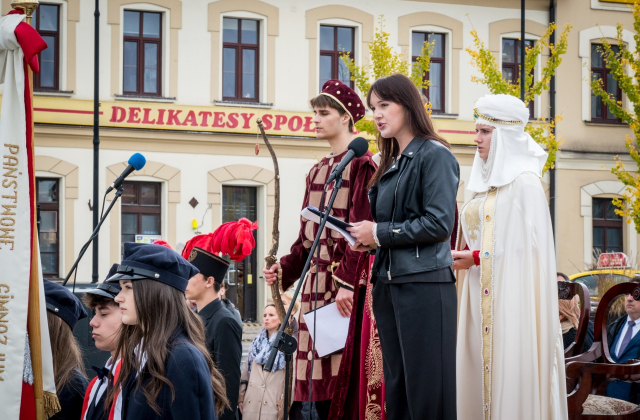 Ślubowanie pierwszoklasistów I LO na bocheńskim rynku