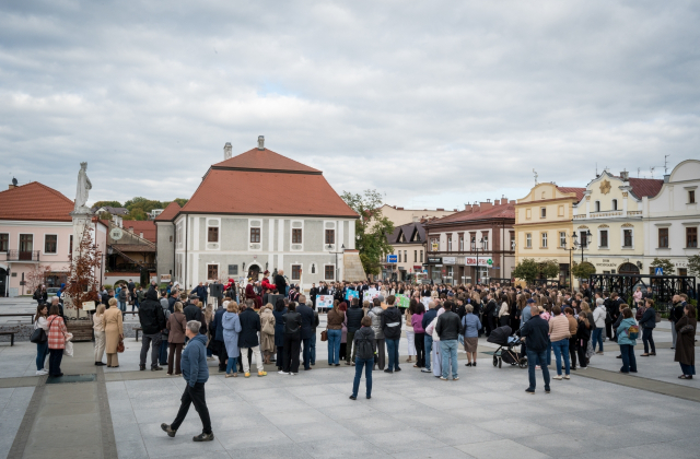 Ślubowanie pierwszoklasistów I LO na bocheńskim rynku