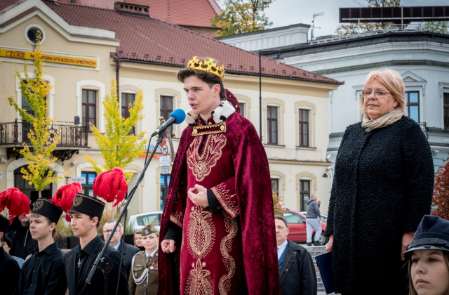 Ślubowanie pierwszoklasistów I LO na bocheńskim rynku