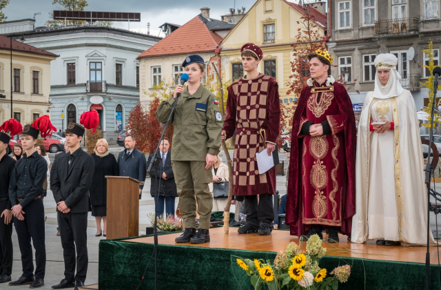 Ślubowanie pierwszoklasistów I LO na bocheńskim rynku