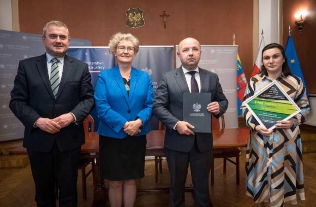 Podpisano umowy na kolejne miliony dla Powiatu Bocheńskiego