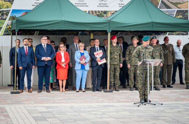 Flaga Powiatu Bocheńskiego będzie towarzyszyć polskim żołnierzom podczas misji w Bośni i Hercegowinie