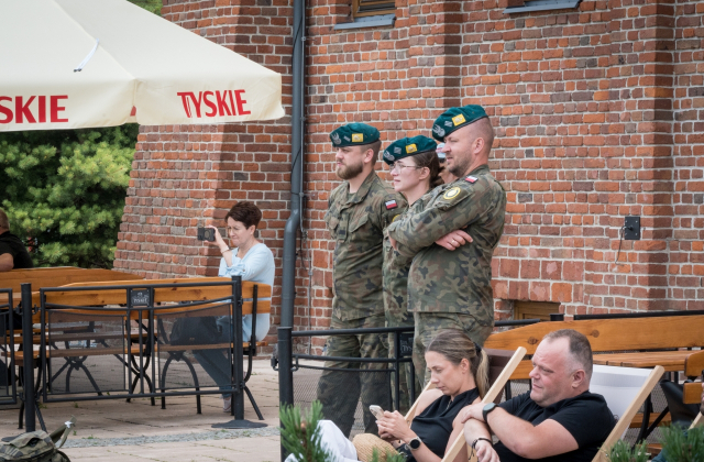 Flaga Powiatu Bocheńskiego będzie towarzyszyć polskim żołnierzom podczas misji w Bośni i Hercegowinie