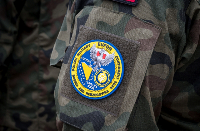 Flaga Powiatu Bocheńskiego będzie towarzyszyć polskim żołnierzom podczas misji w Bośni i Hercegowinie