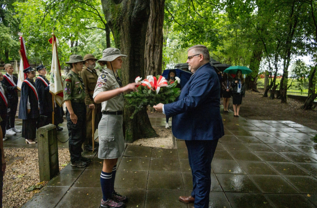 87. rocznica agresji sowieckiej na Polskę - uroczystość na cmentarzu św. Rozalii