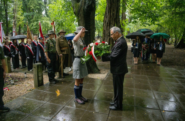87. rocznica agresji sowieckiej na Polskę - uroczystość na cmentarzu św. Rozalii