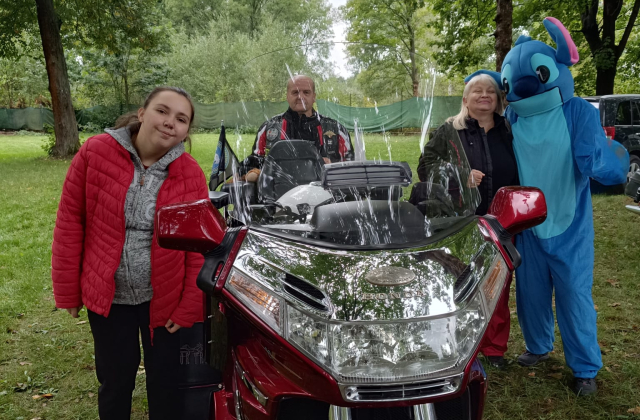 Pożegnanie lata w Chodenicach – uczniowie SOSW spotkali się z motocyklistami
