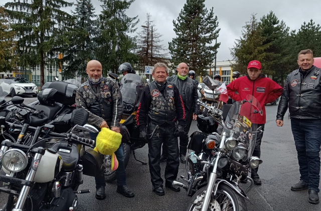 Pożegnanie lata w Chodenicach – uczniowie SOSW spotkali się z motocyklistami