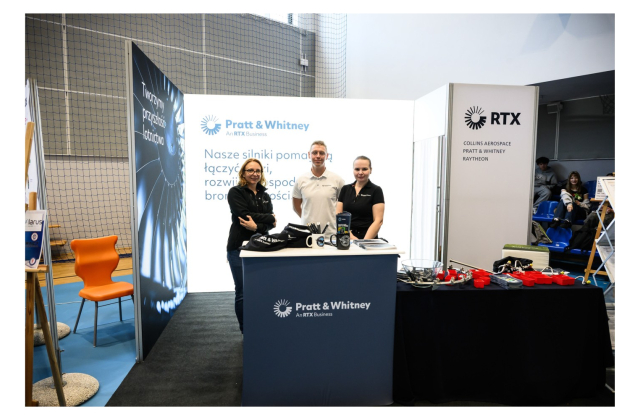 V Targi Pracy w „Mechaniku” – spotkanie uczniów z pracodawcami