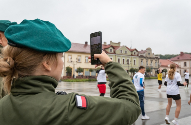 Uczestnicy biegu sztafetowego z Bochni do Sanoka