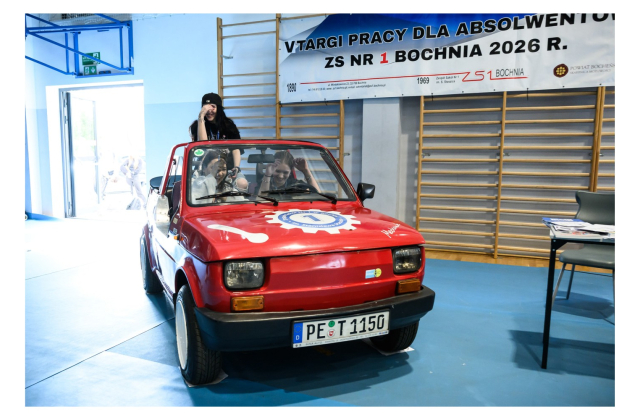 V Targi Pracy w „Mechaniku” – spotkanie uczniów z pracodawcami