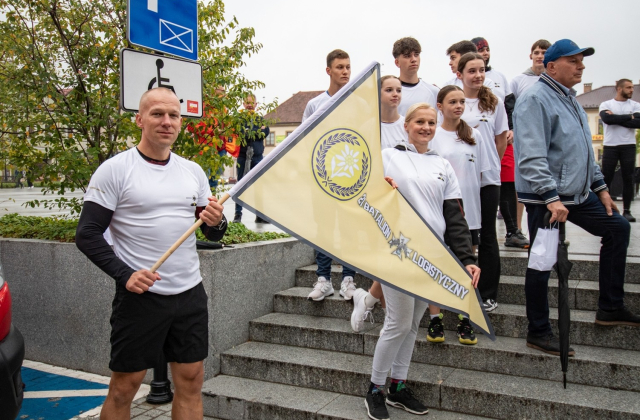 Uczestnicy biegu sztafetowego z Bochni do Sanoka