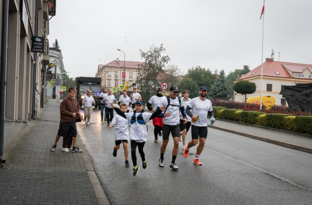 Uczestnicy biegu sztafetowego z Bochni do Sanoka
