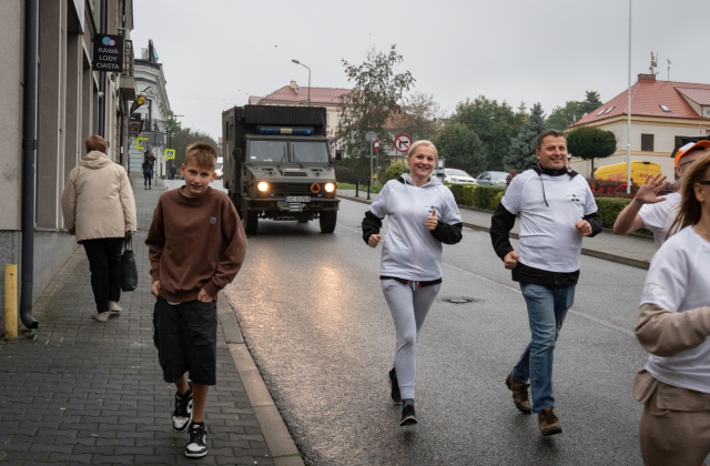 Uczestnicy biegu sztafetowego z Bochni do Sanoka