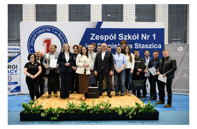 V Targi Pracy w „Mechaniku” – spotkanie uczniów z pracodawcami