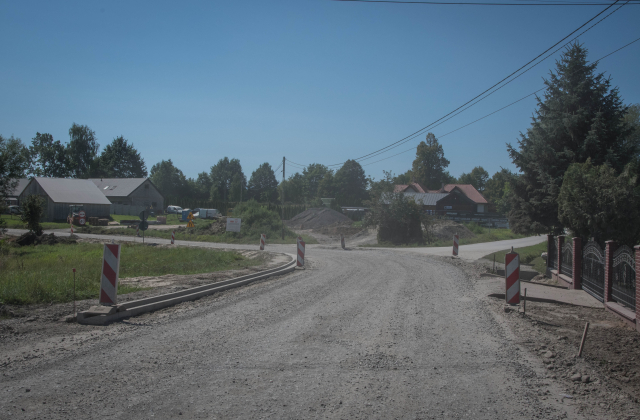 Trwają inwestycje na drogach powiatowych 