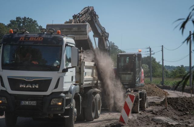Trwają inwestycje na drogach powiatowych 