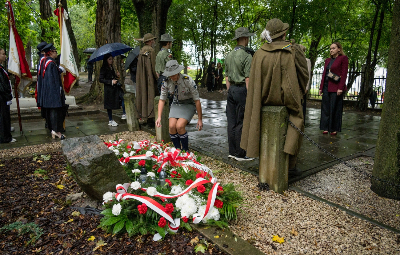 87. rocznica agresji sowieckiej na Polskę - uroczystość na cmentarzu św. Rozalii
