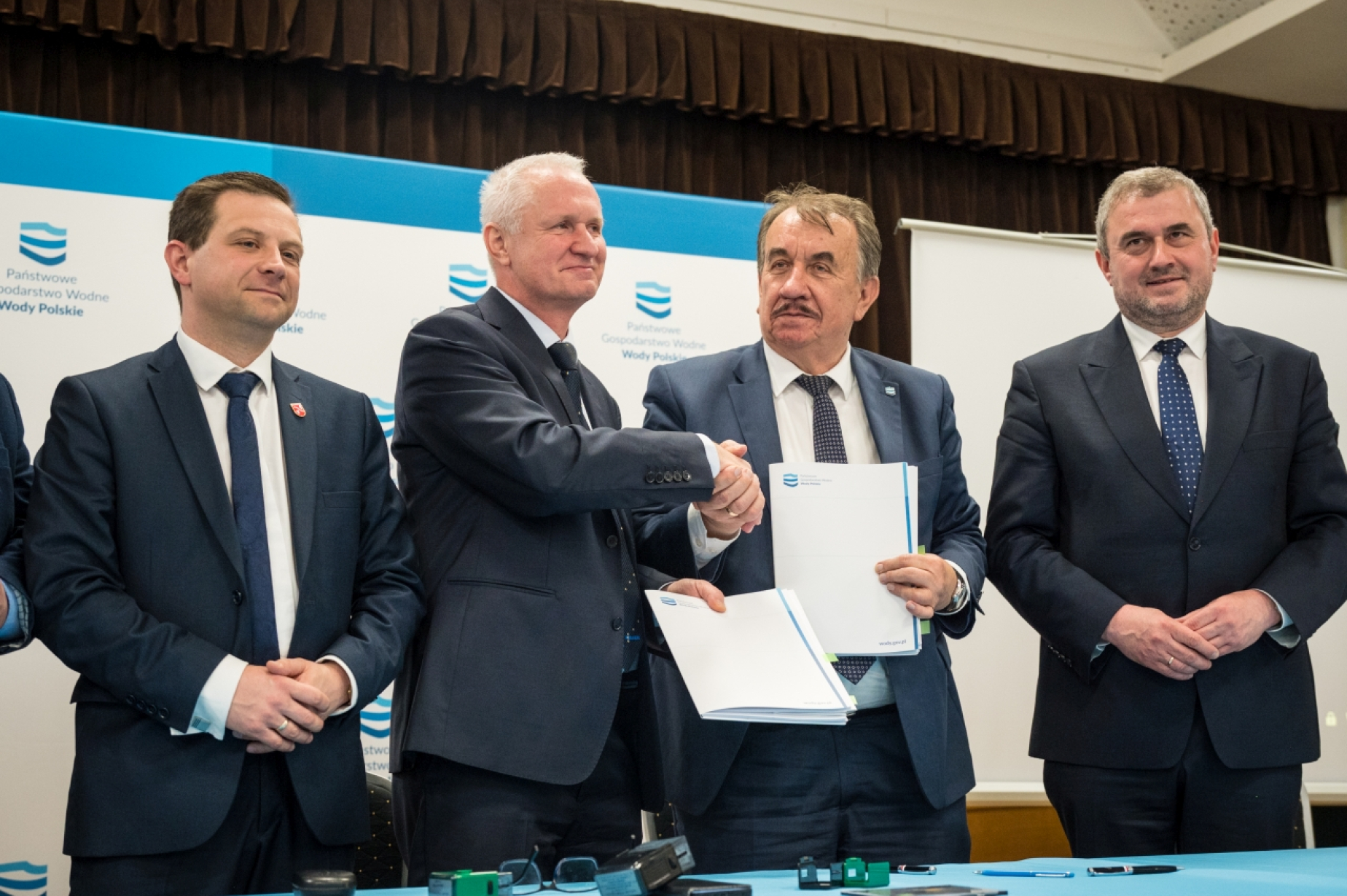 W Łapanowie podpisano umowę na modernizacje wałów przeciwpowodziowych 