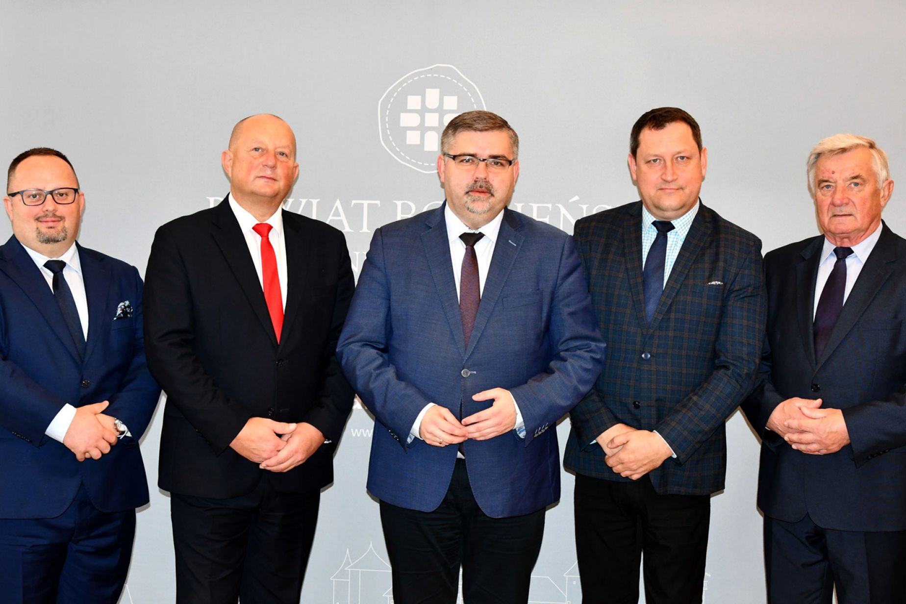 Zarząd Powiatu w Bochni w składzie (od lewej) Rafał Rudka, Marek Rudnik, Adam Korta, Ryszrad Drożdżak, Jerzy Błoniarz