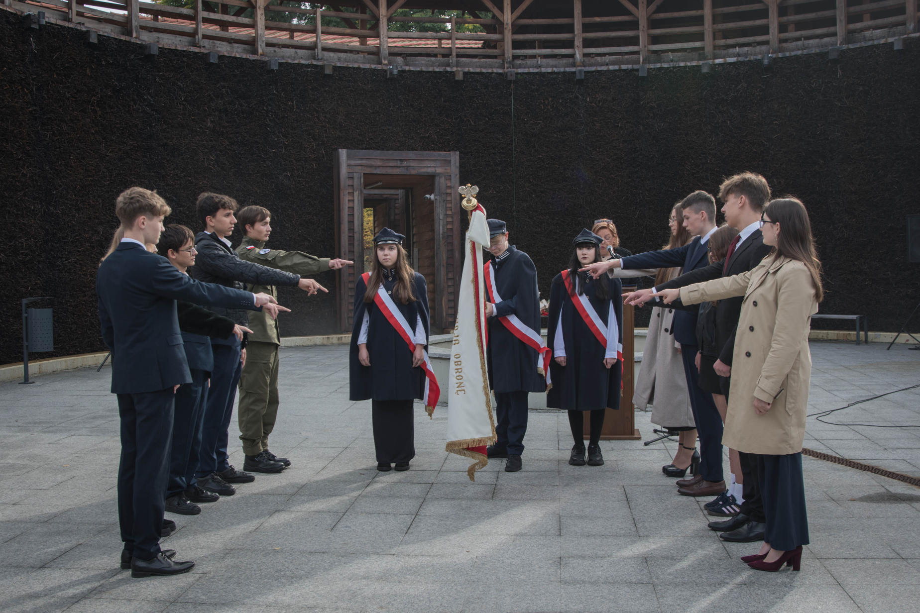 Ślubowanie pierwszoklasistów I Liceum Ogólnokształcącego w Bochni