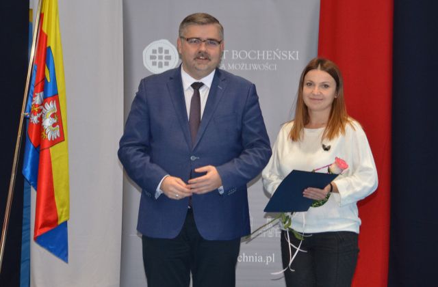 Starosta nagrodził dyrektorów i nauczycieli