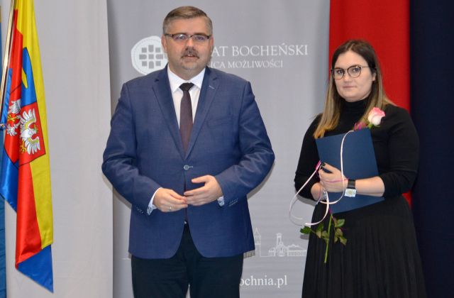 Starosta nagrodził dyrektorów i nauczycieli