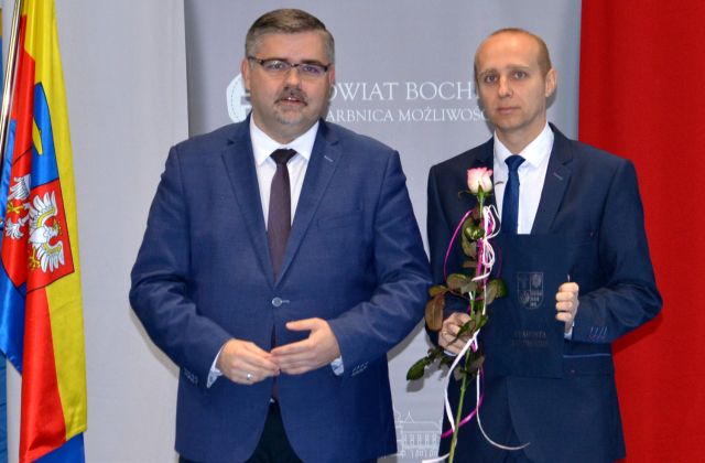 Starosta nagrodził dyrektorów i nauczycieli