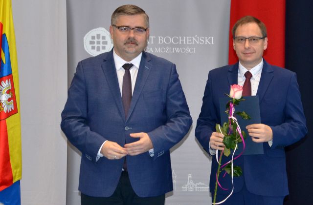 Starosta nagrodził dyrektorów i nauczycieli