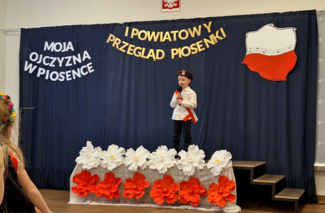 Nowy Wiśnicz rozbrzmiał patriotyczną piosenką – I Powiatowy Przegląd Piosenki „Moja Ojczyzna w piosence”
