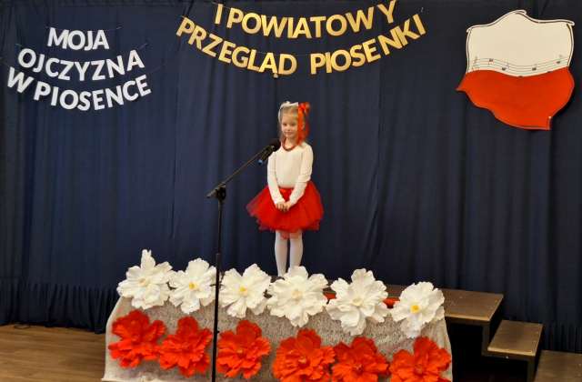 Nowy Wiśnicz rozbrzmiał patriotyczną piosenką – I Powiatowy Przegląd Piosenki „Moja Ojczyzna w piosence”
