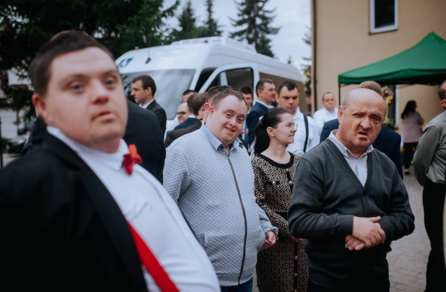 Nowy bus dla Warsztatu Terapii Zajęciowej w Łapanowie