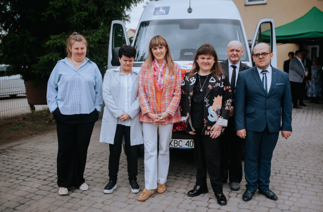 Nowy bus dla Warsztatu Terapii Zajęciowej w Łapanowie