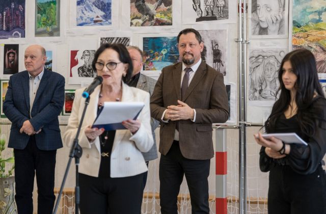 Wręczon nagrody za Ogólnopolski Konkurs Plastyczny dla uczniów szkół podstawowych „Świat wokół mnie”