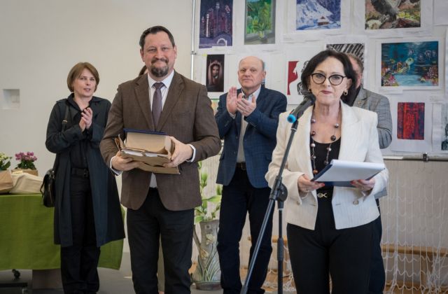 Wręczon nagrody za Ogólnopolski Konkurs Plastyczny dla uczniów szkół podstawowych „Świat wokół mnie”