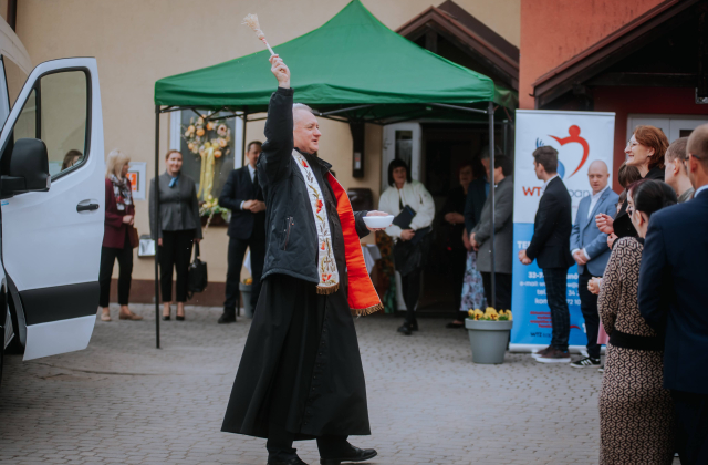 Nowy bus dla Warsztatu Terapii Zajęciowej w Łapanowie